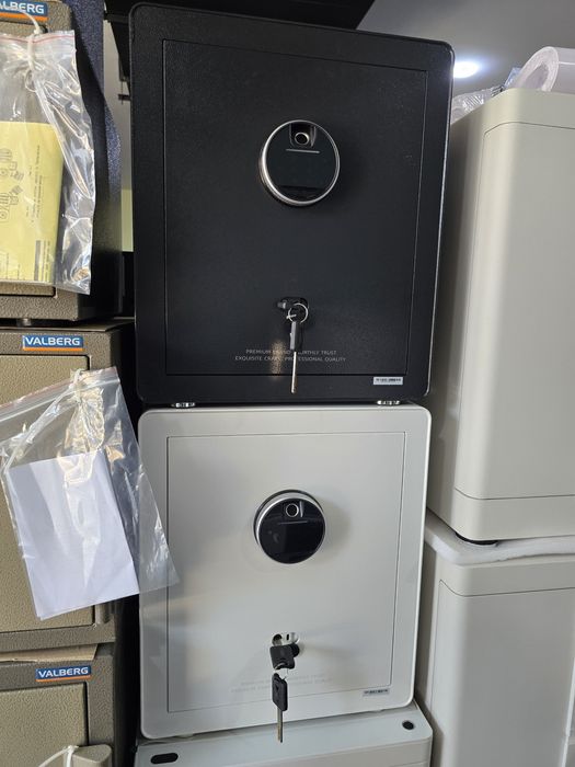 Сейф сенсорный с отпечатком + кодовый + ключ