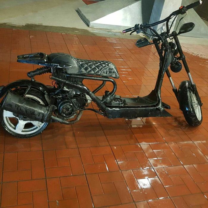 Skutr benzinlik 100km ga 2 ta benzin rasxodi bor