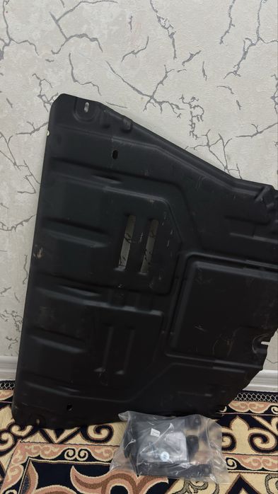 Продам защитку Kia