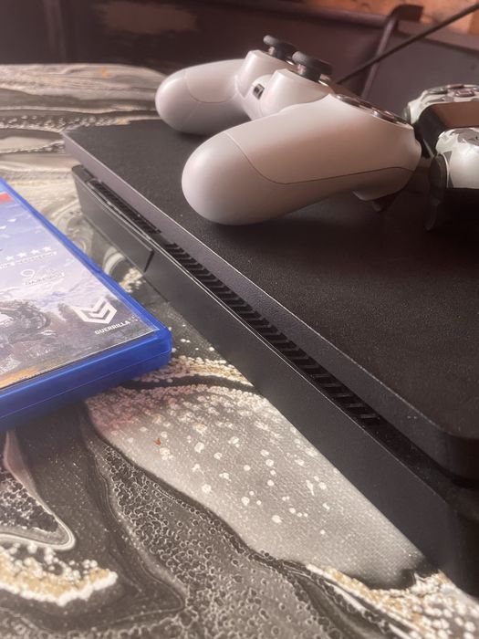 playstation 4 slim