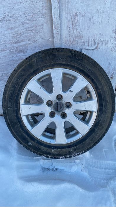 Покрышка с диской на камри заводской