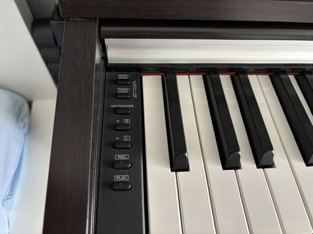 Yamaha Arius YDP-142