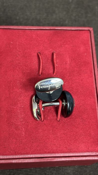 Запонки Ferragamo Falcon eye