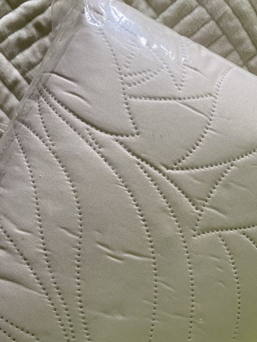 Покрывало новое бежевое 240*215