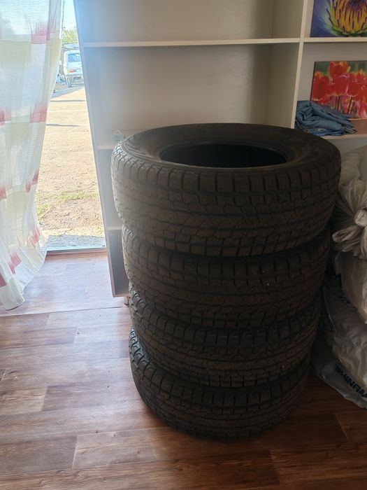 Продам шины на Прадо 120
