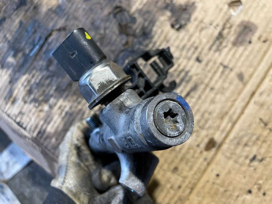 Лява Горивна Рейка Porsche Cayenne 3.0D 92A/2012