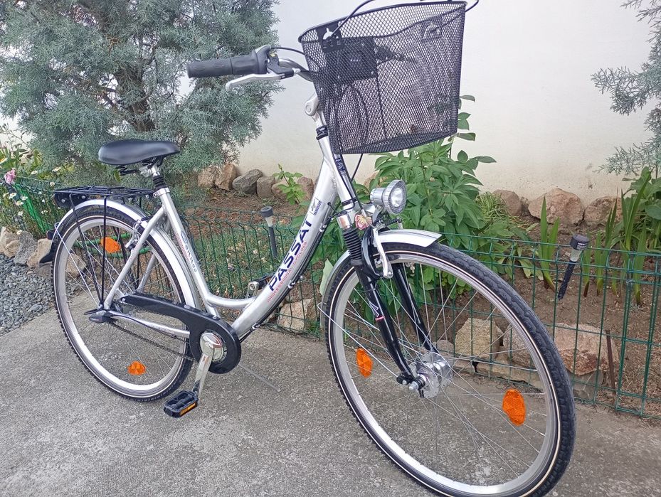 Vând bicicletă damă Passat,roti 28,cu 7 vit,frână la picior !