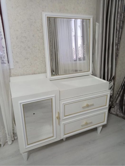 Продается спальная гарнитура