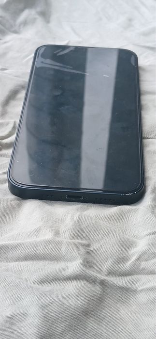 Vând Iphone 13.