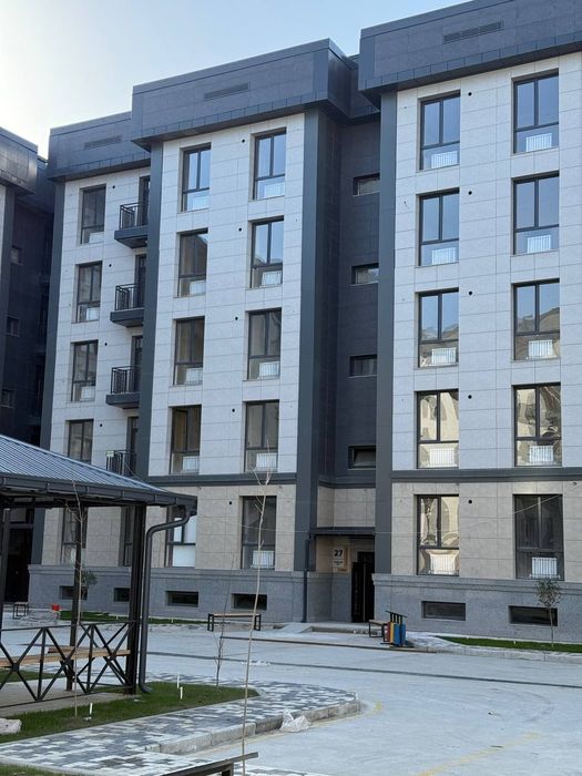 Айрапорт йўлида квартира зўдлик билан Сотилади