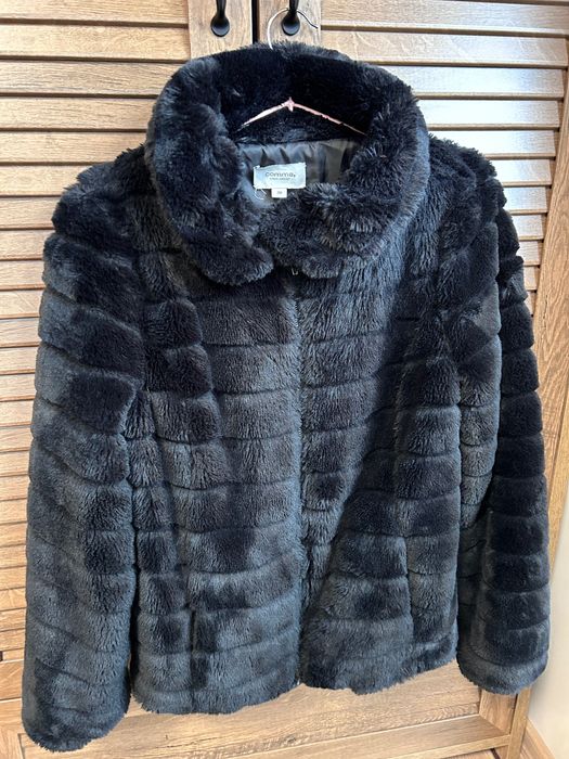 Късо палто с косъм Comma