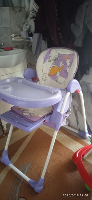 Продам стол для кормление