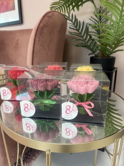 Подаръчета свещи за осми март и за всеки повод изработваме и по идея