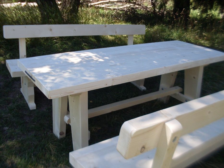 маси и пейки от масив