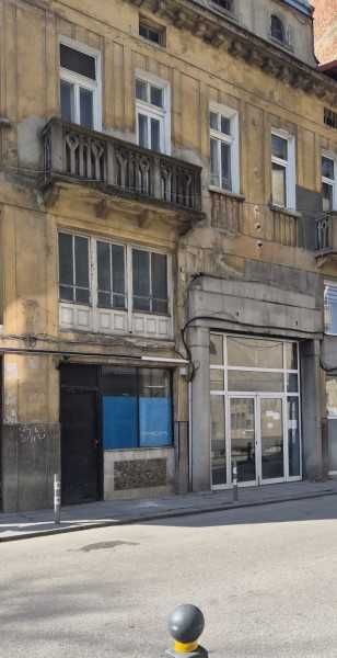 Къща с магазин в центъра на град Габрово