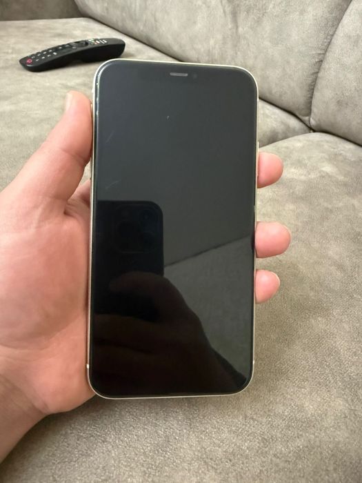 Продам айфон 11