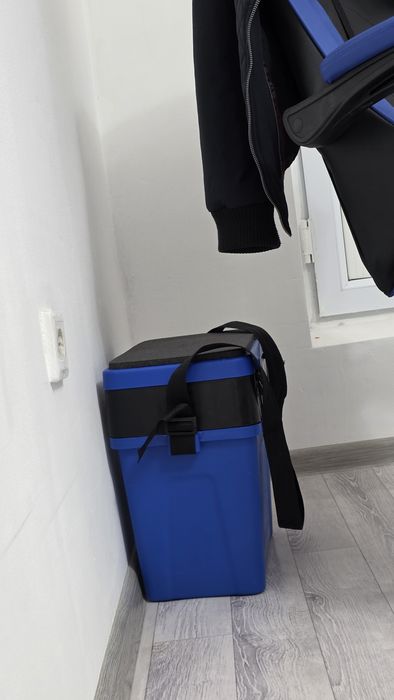 Продам рыбаловный ящик