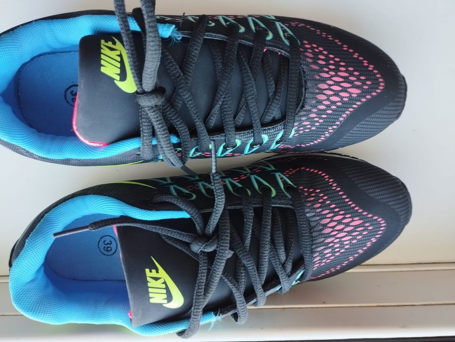 Кроссовки детские новые