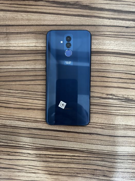 Huawei Mate 20 Lite – много запазен, работи перфектно