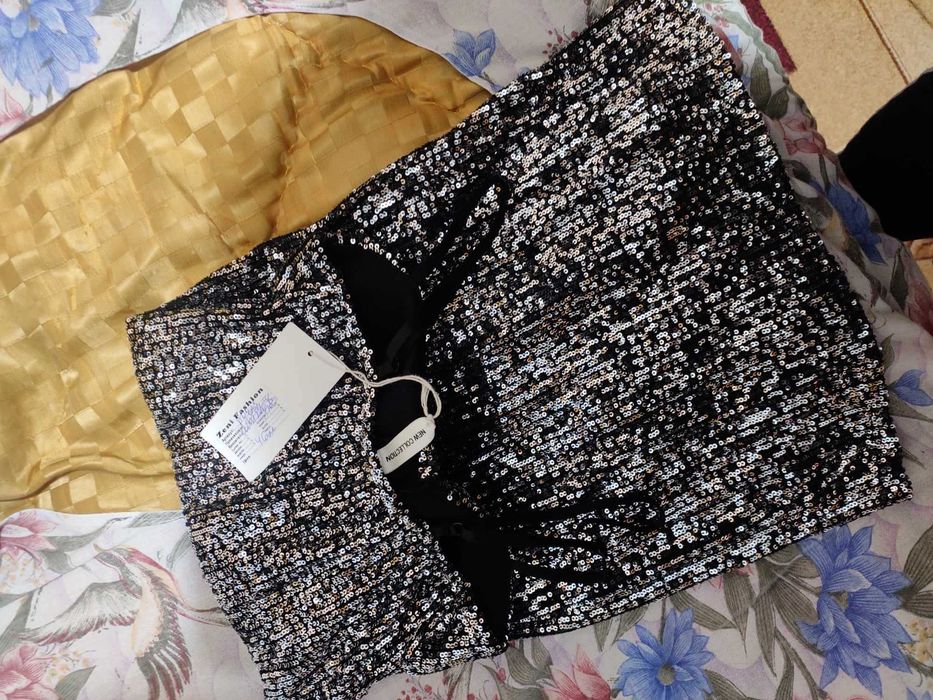 Сребърна рокля с пайети