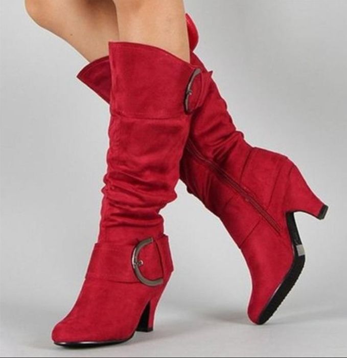 Сапоги женские продам срочно