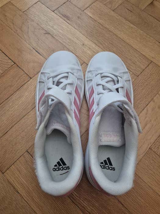Детски маратонки Adidas номер 35