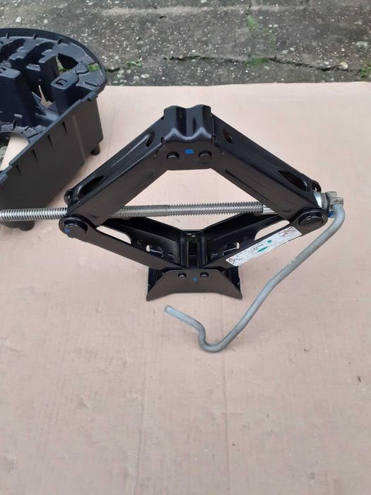 Cric PEUGEOT 508, 407, 308, 208, 207  CITROEN C2 C3 C4 C5, Xsara