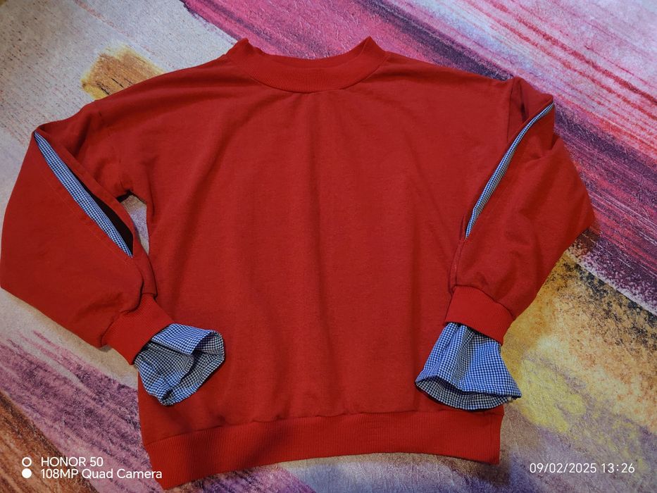 Блузи и пуловери