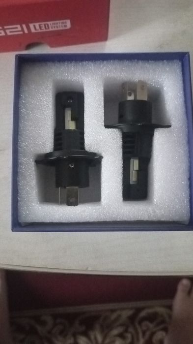 Продам лёд лампы н4 новые