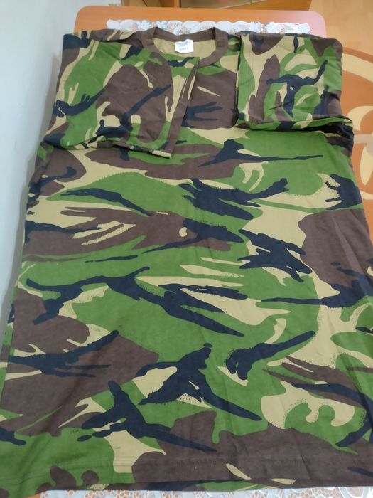 ' Camasa/tricou/capela/militară tip padure/bocanci/altele