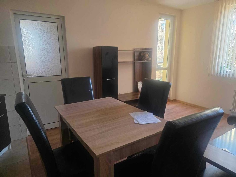 Двустаен имот в кв.Обеля