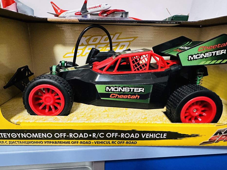 Автомобили с дистанционно управление