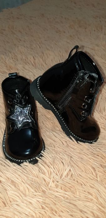 Детские демисезонные ботинки