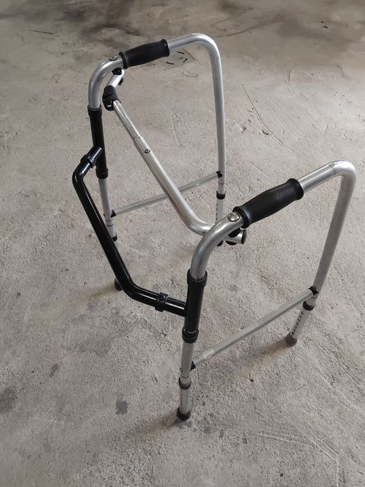 Проходилка за възрастни