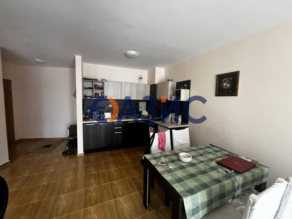 Продава се Двустаен апартамент в Свети Влас - 70 кв.м за 722 €/кв.м - Снимка #12