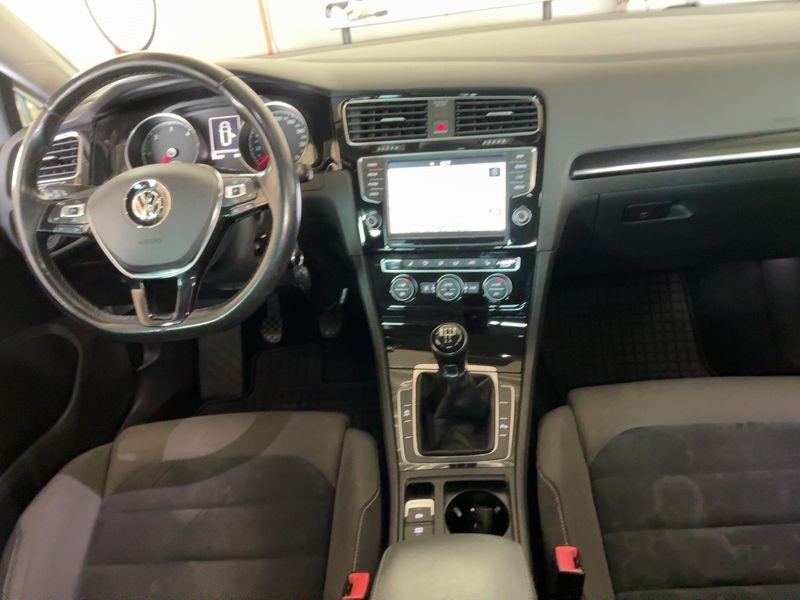Volkswagen Golf VII 1.6 TDI Highline BlueMotion Tech 2013