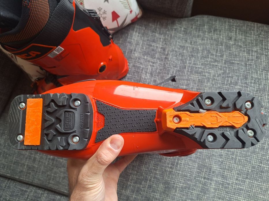 Продавам ски обувки Tecnika Cochise 130