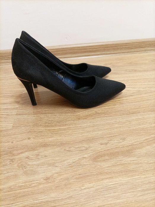 Обувки с ток, еко кожа.