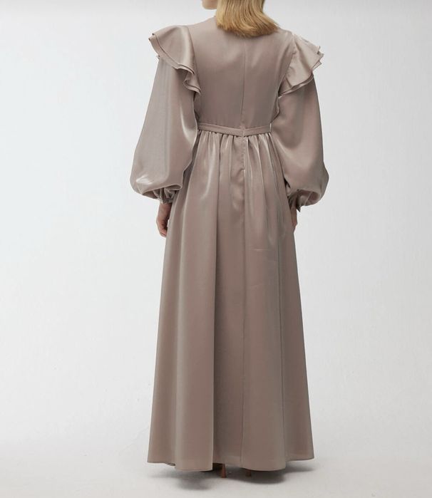 Дълга рокля в цвят капучино