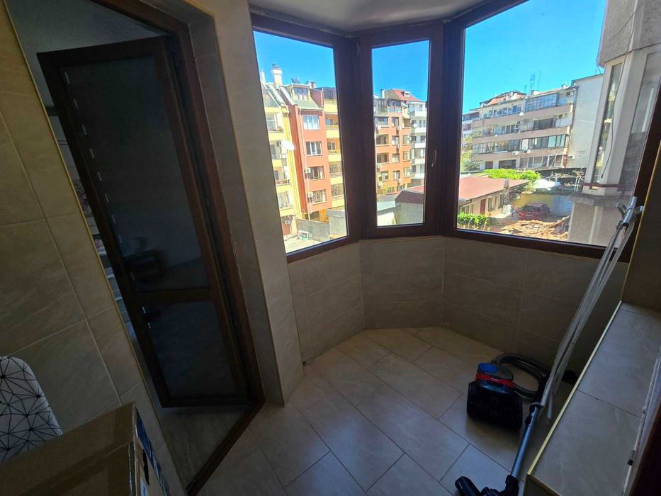 Тристаен апартамент под наем в кв. Възражане