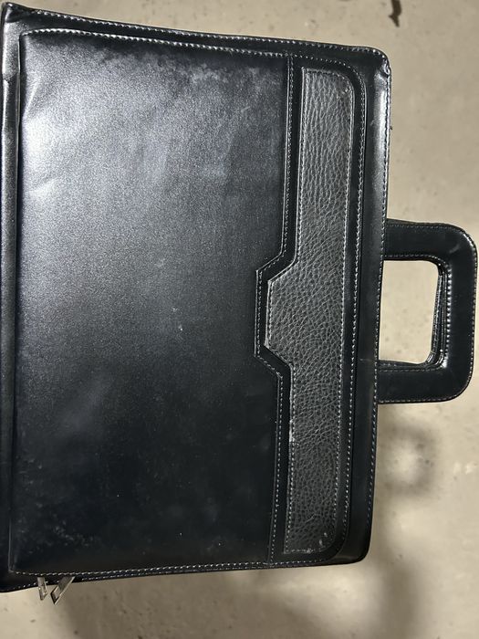 Продается новый кожанный портфель от известных брендов