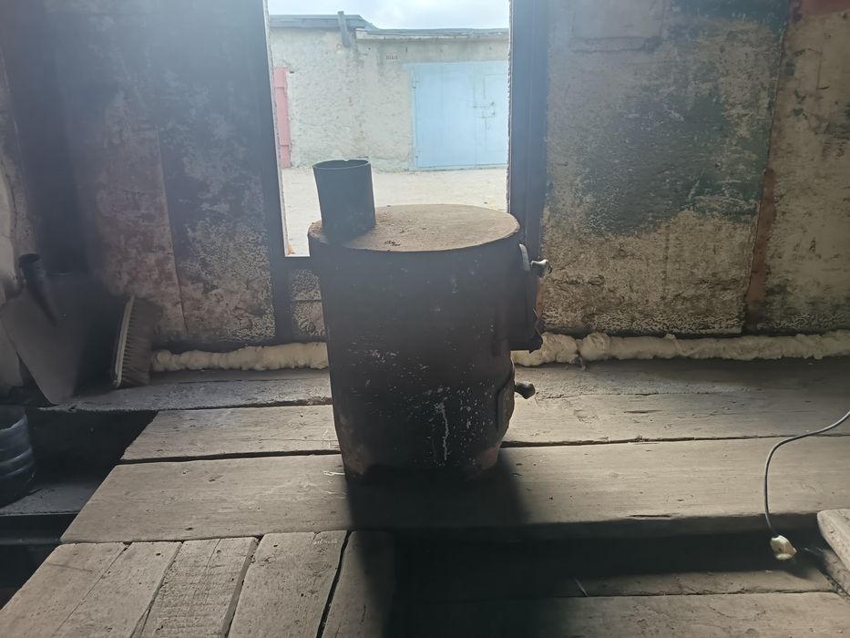 Продаю печь буржуйку чугунную