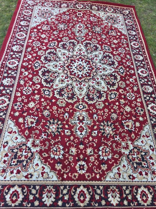 Голям мокетен килим