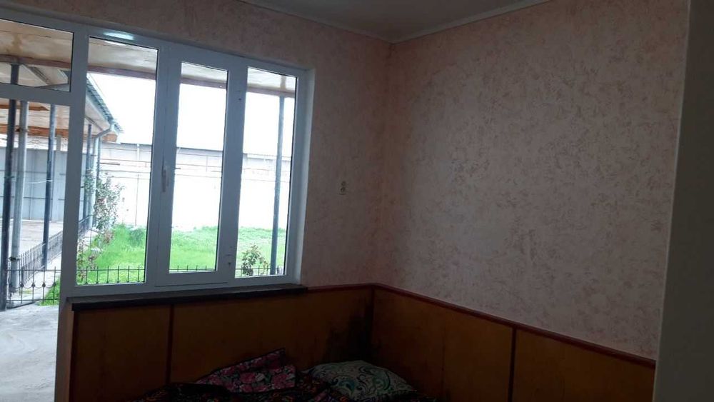 Нурафшон.(Тойтепа ). Обл.кадастр. Продам 5 комнатный дом на 9 сотках .