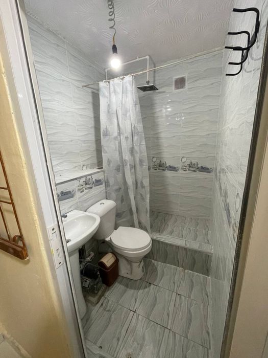 Toshloq Oblasnoy 4 etajka domni 4 etaj 2 xonali kvartira sotiladi