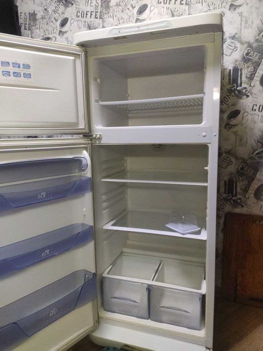 Отдам недорого холодильник