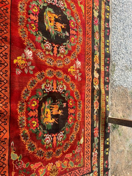 Қол кілем. Өте тамаша. Нағыз қол өнер.