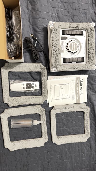 Робот за чистене на прозорци