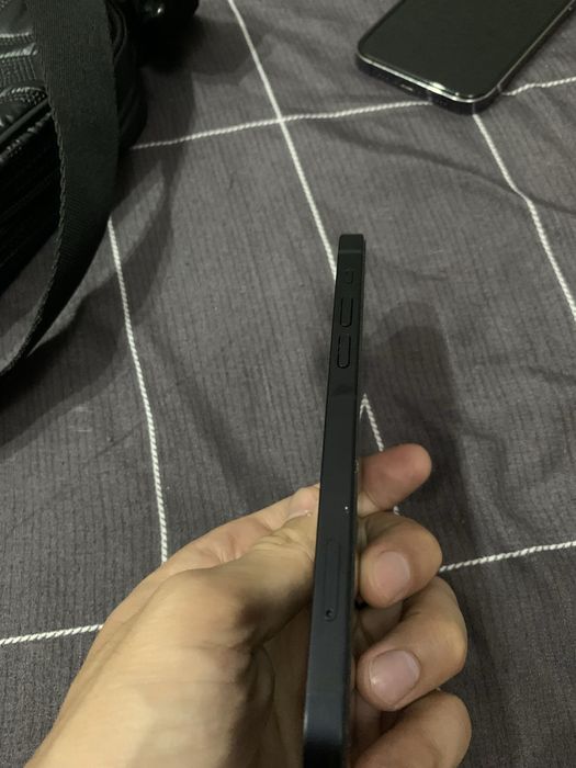 Продаю Iphone 12