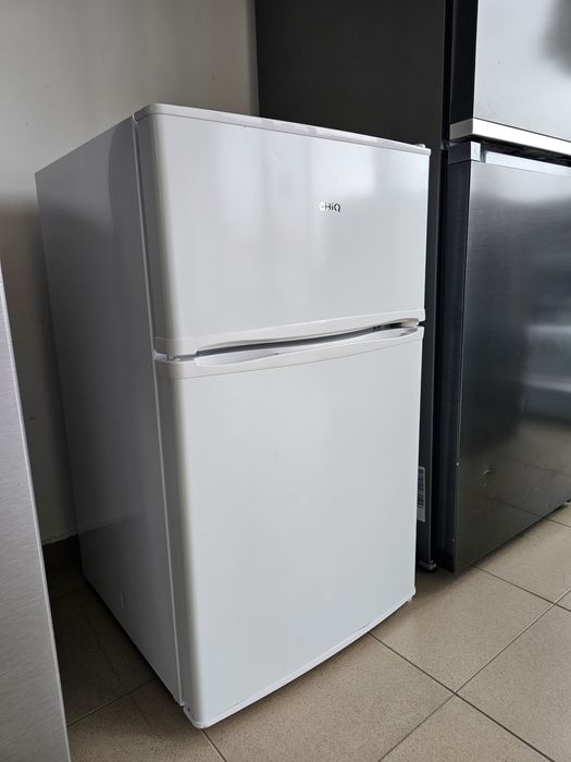 Малък хладилник с камера CHIQ